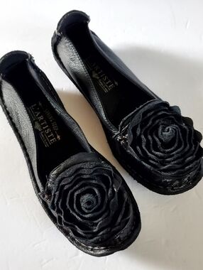 L'ATISTE By Spring Step Black Floral Detail  Ballet Flats Size US4.5 EU 35